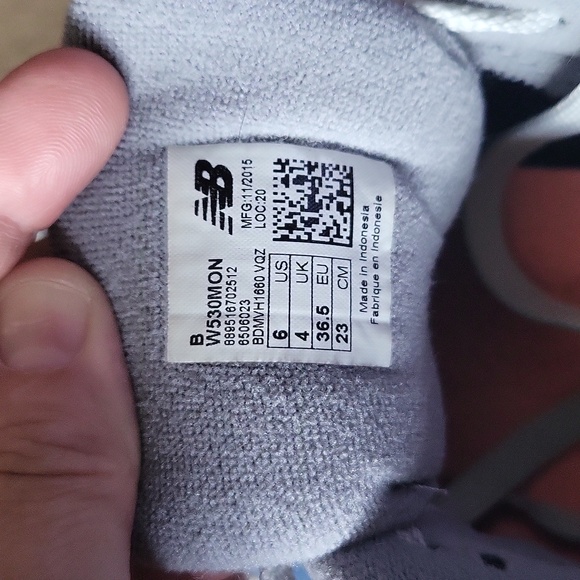 New Balance 530 Floral Ink Sneakers - Picture 8 of 10